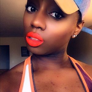 Meet your Posher, Enoni